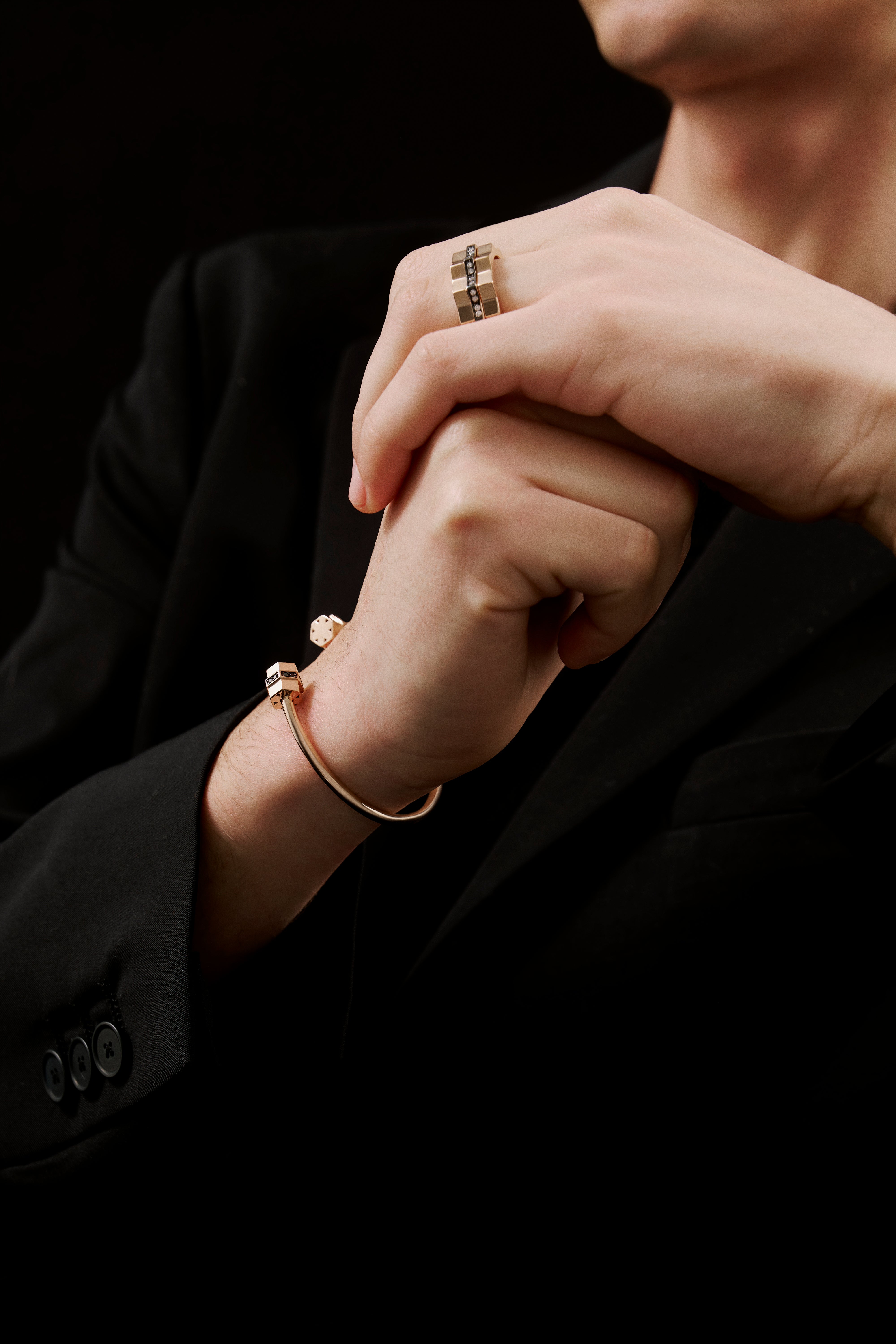 Pırlanta Detaylı Rose Altın Bullet Açık Kelepçe