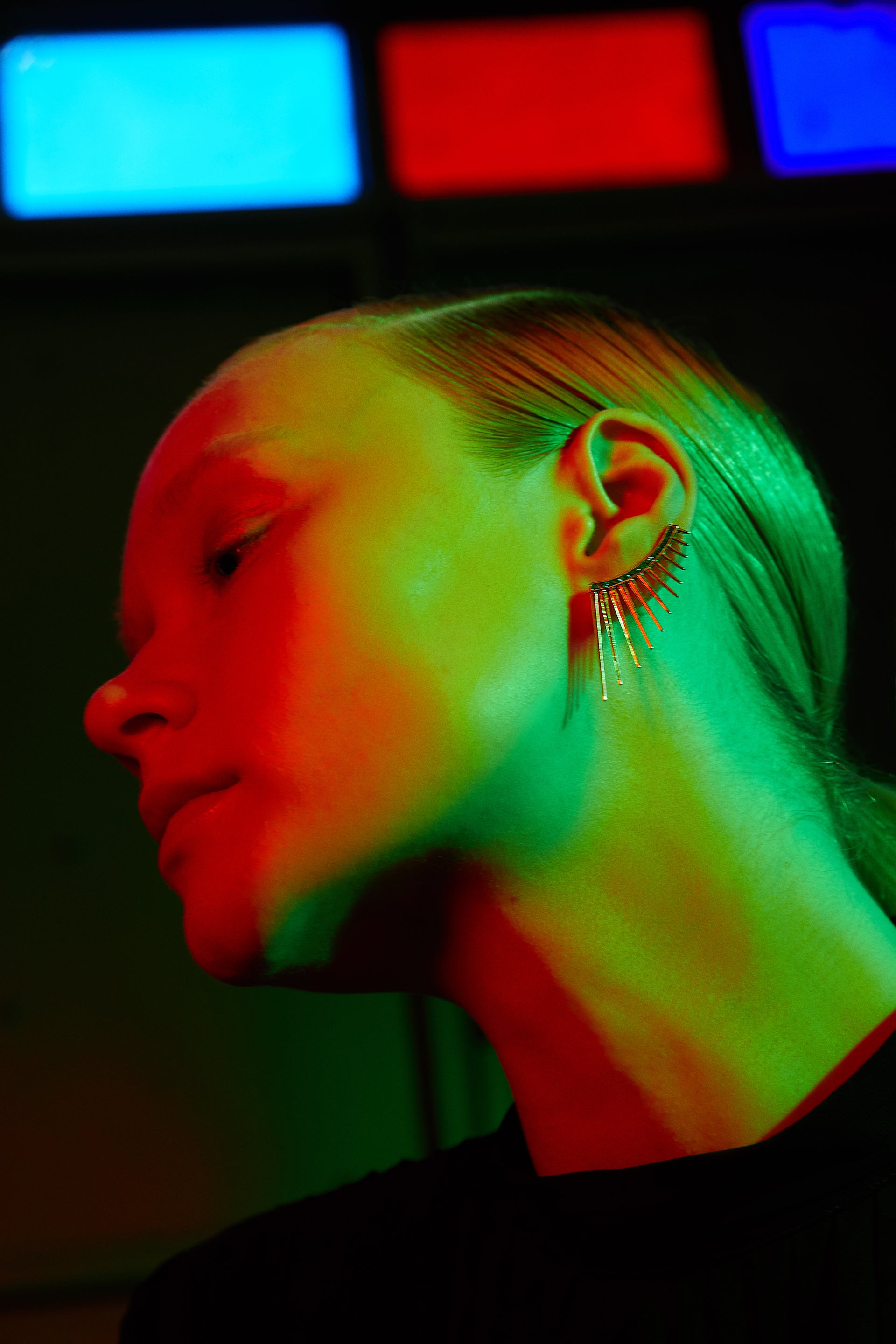 Yeşil Taş Detaylı Küpe