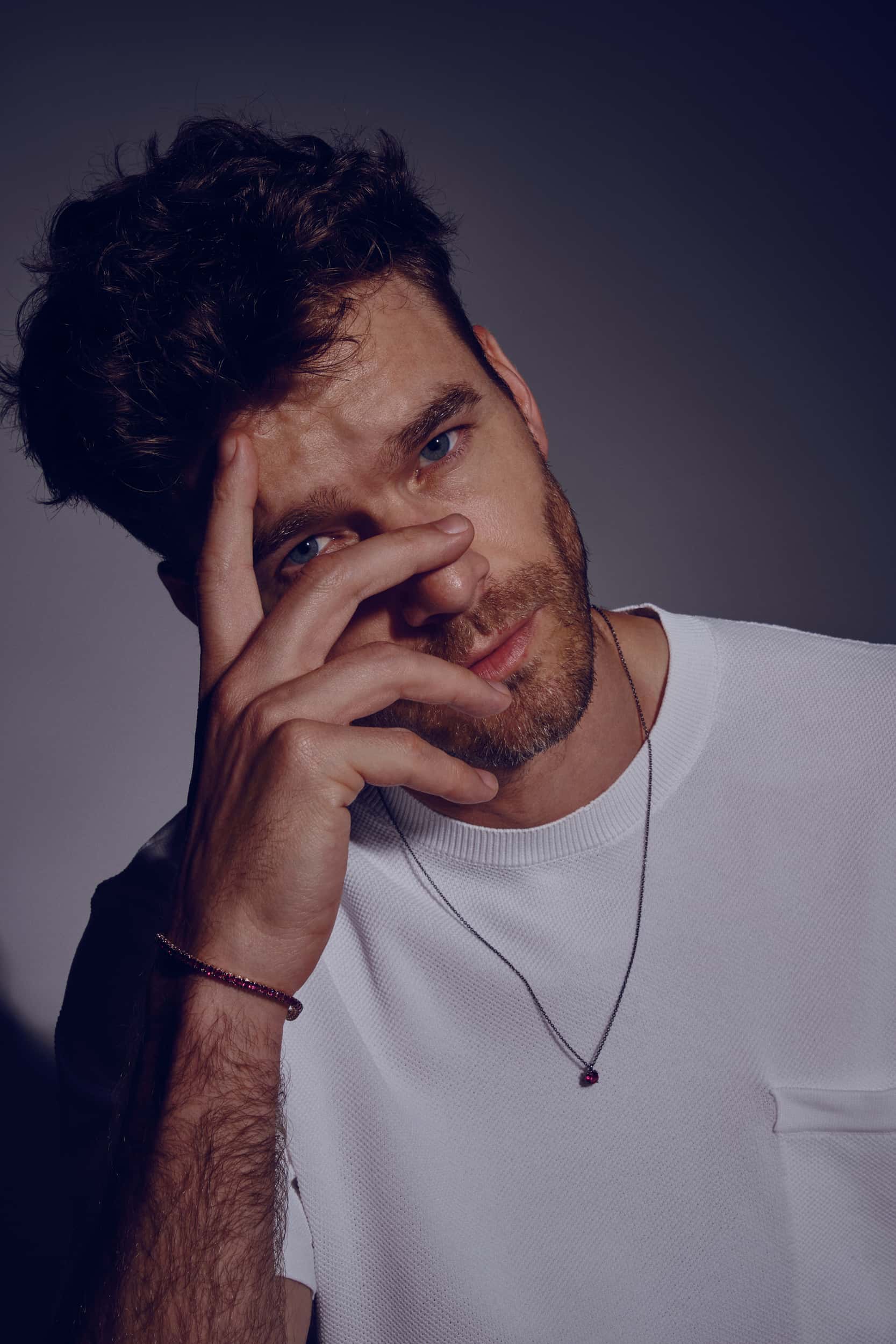 ATMOSPHERE Kırmızı Taş Fetaylı Kolye